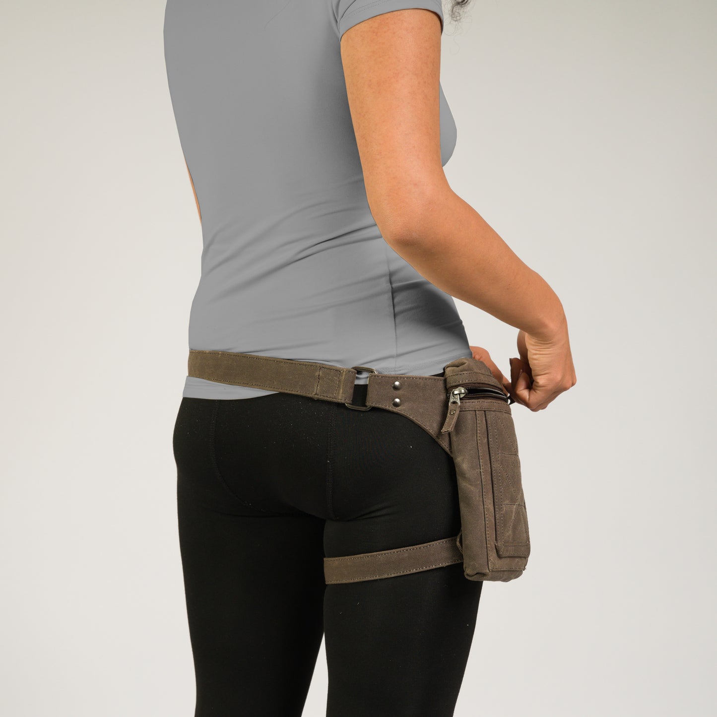 Canvas Leg Bag for Women | Thigh Holster Bag, Travel Utility Pouch with Adjustable Straps - Brown