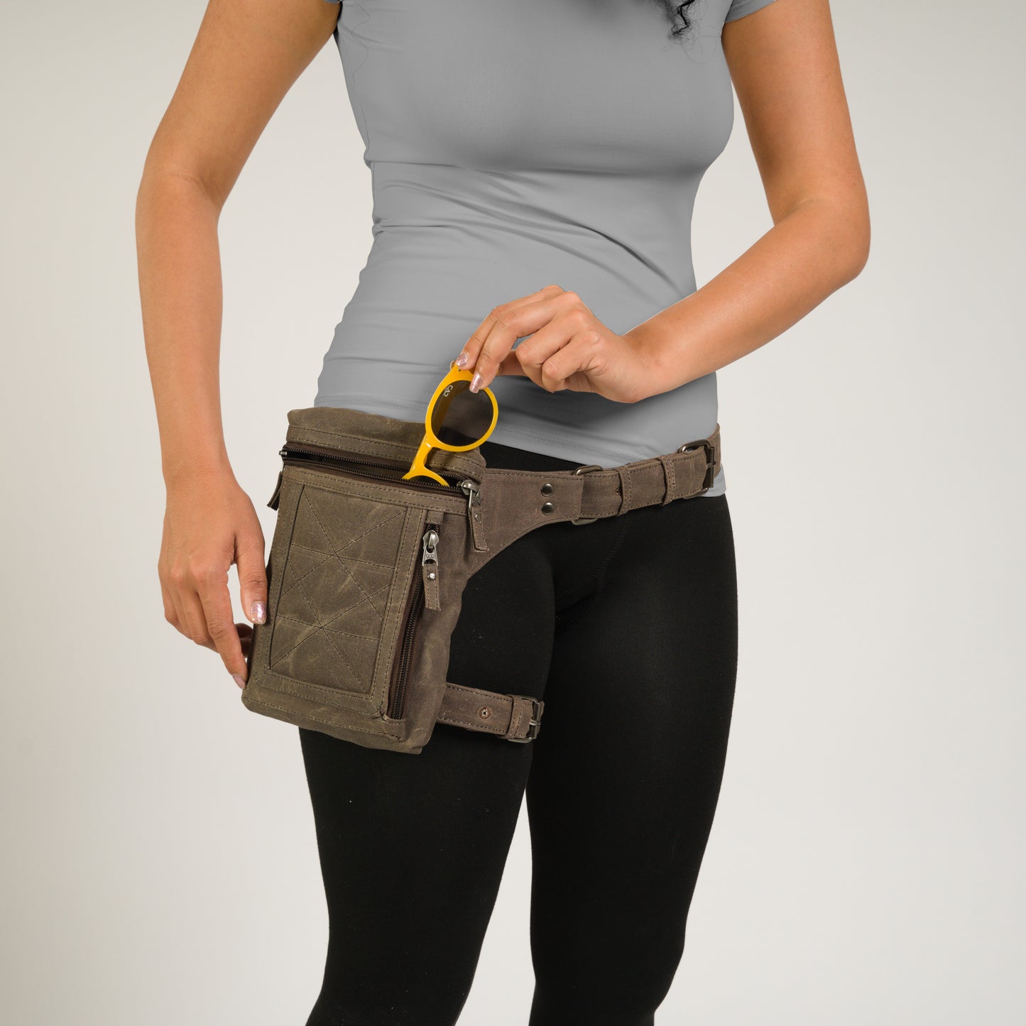 Canvas Leg Bag for Women | Thigh Holster Bag, Travel Utility Pouch with Adjustable Straps - Brown